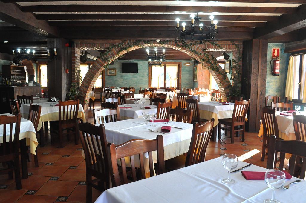 Hotel Restaurante La Parra ลาฟรานกา ภายนอก รูปภาพ